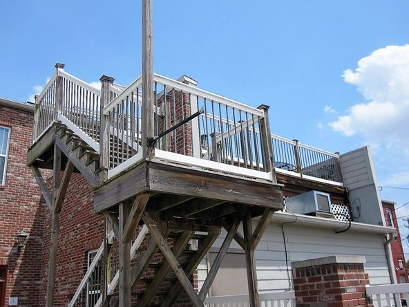 208 S State St, Jerseyville, IL 62052